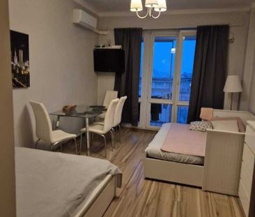 Kawalerka z loggią i widokiem na Warszawę - Zdjęcie 1