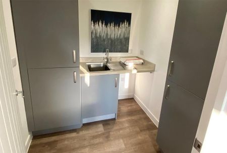 3 bedroom terraced house to rent - Photo 4