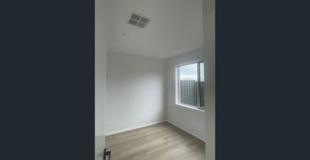 Modern 3-Bedroom Home in a Family-Friendly Tarneit Location - Photo 4