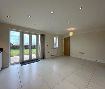 3 bedroom link detached house to rent - Photo 2