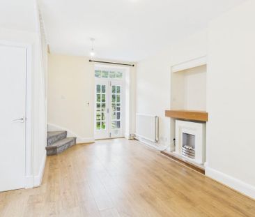 2 bedroom cottage to rent - Photo 2