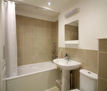 Dorchester Road, Upton - Photo 3