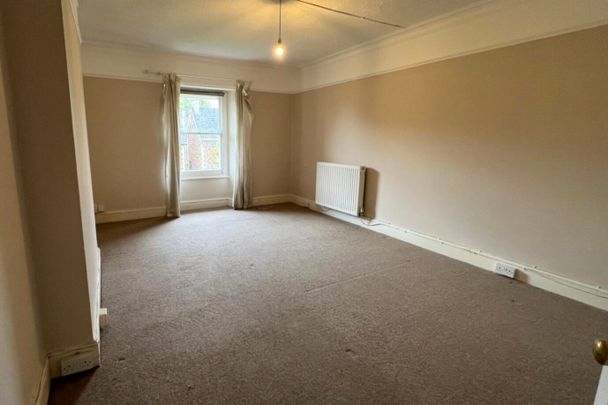 3 Bed Flat, Hurle Crescent, BS8 - Photo 1