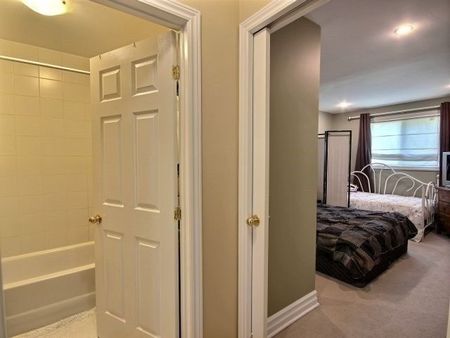 For Lease - 2500 Cobbinshaw Circle, Mississauga, Ontario - Photo 2