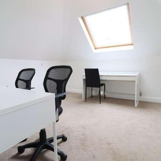 Edgwarebury Lane, Edgware, Middlesex, HA8 - Photo 1