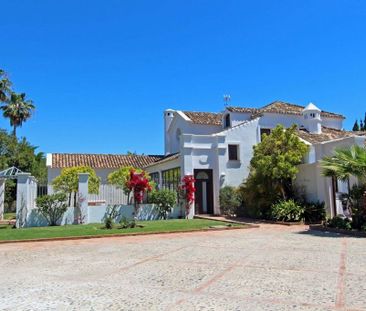 6 bedroom luxury Villa for rent in San Pedro de Alcántara, Spain - Photo 4
