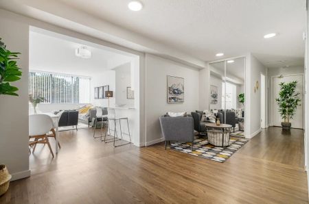 English Bay Tower — 2 Bedroom - Photo 4