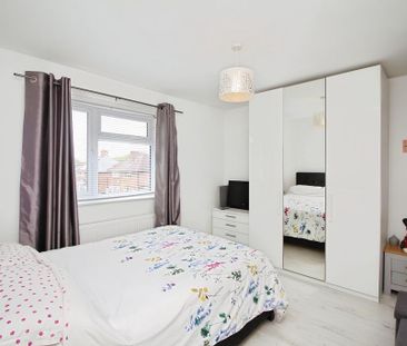 2 bedroom semi-detached house to rent - Photo 3