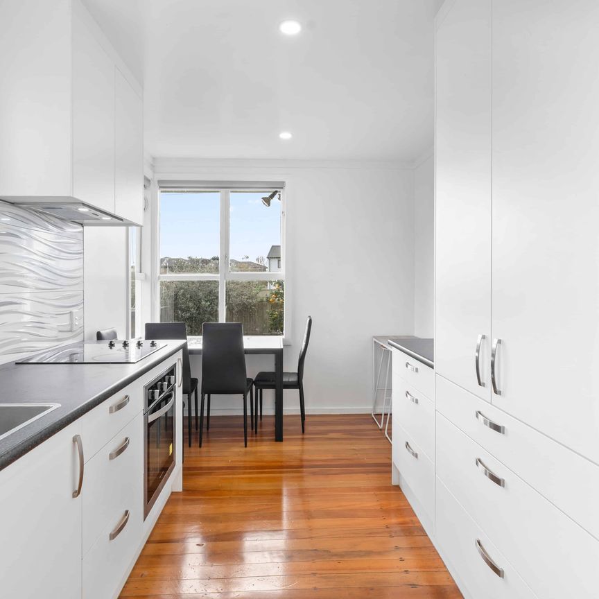 Spacious family home with modern comforts! - Photo 1