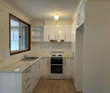 Tidy Three Bedroom in Oxley Vale - Photo 6