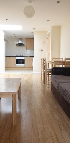 3 bedroom apartment to rent - Photo 1