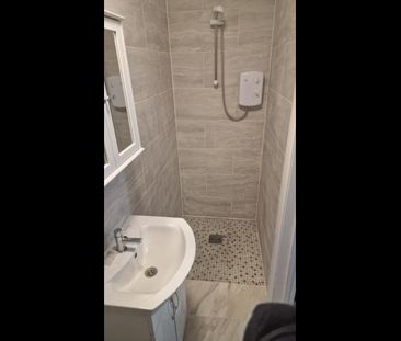 1 Bed Flat, Bureden Way, E11 - Photo 3