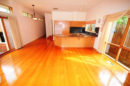 Unique, Spacious and Wonderfully Serene - Photo 3