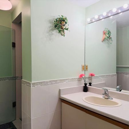 For Lease - 325 Wilfred Avenue, Toronto, Ontario - Photo 4