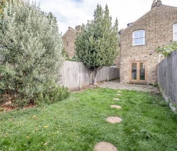 4 bedroom terraced house to rent - Photo 6