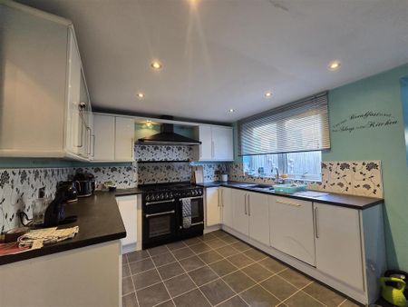 2 bedroom terraced house to rent - Photo 5