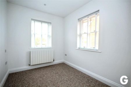 2 bedroom end of terrace house to rent - Photo 2