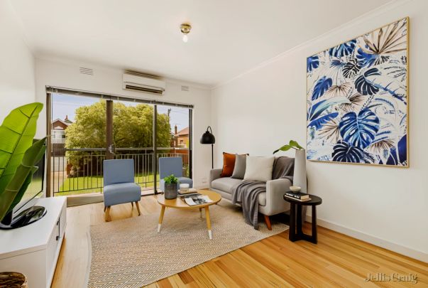 2 Bed, 1 Bath - Photo 1