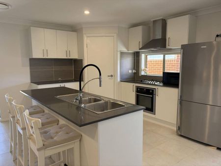 Modern Family Living - Photo 3