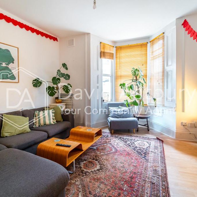 5 bedroom end of terrace house to rent - Photo 1