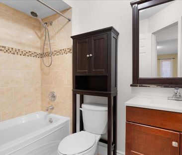 For Lease - 6581 Song Bird Crescent Unit# (Upper), Mississauga, Ont... - Photo 2