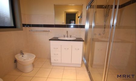 10 McCrae Street, Garran ACT 2605 - House For Rent | Domain - Photo 2