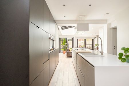 Recent gerenoveerde woning met 3 slaapkamers in het hartje van Schoten! - Foto 3