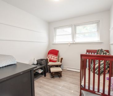 3 Winston Rd, St. Catharines - 3 Bedroom Main Unit - Photo 2