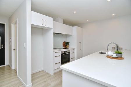 Modern and Convenient! - Photo 2