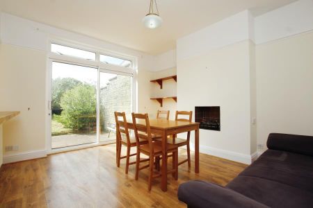 3 bedroom semi-detached house to rent - Photo 4