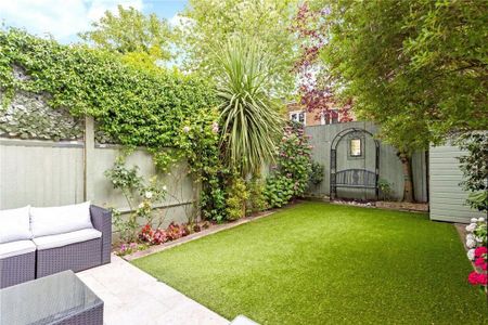 4 bedroom terraced house to rent - Photo 3