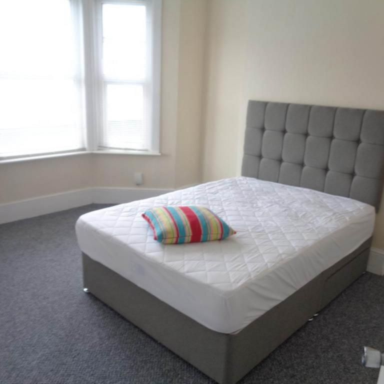 5 bedroom terraced house to rent - Photo 1
