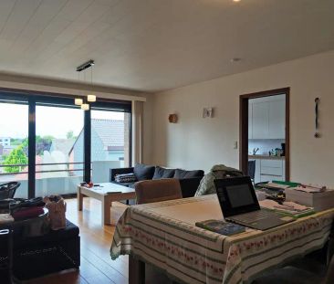 Instapklaar appartement met twee slaapkamers en parkeerplaats inbeg... - Foto 1