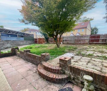3 bedroom semi-detached house to rent - Photo 2