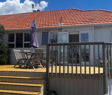 Three Bedrooms i Panmure - Photo 4