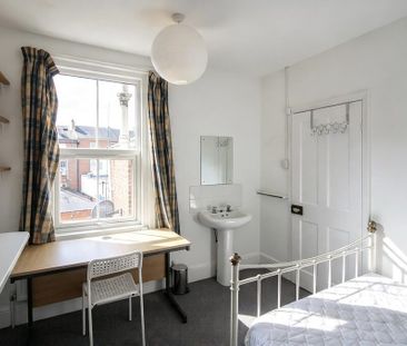 4 bedroom terraced house to rent - Photo 4