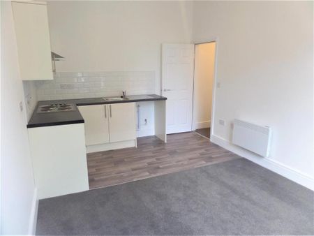 1 bedroom flat to rent - Photo 2