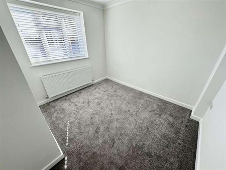 Kingland Crescent, Poole, BH15 - Photo 3