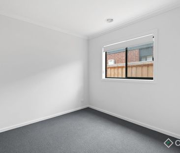 Family Home for Lease – 14 Strathfield Court, Cranbourne East - Photo 3