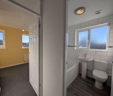 2 bedroom semi-detached house to rent - Photo 6