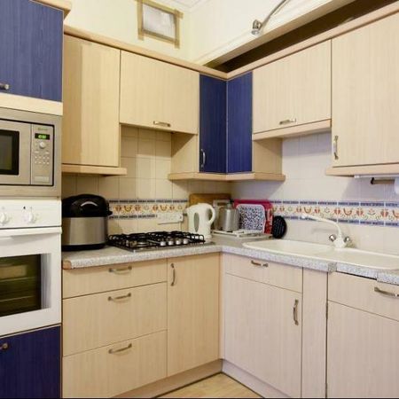 1 bedroom flat to rent - Photo 3