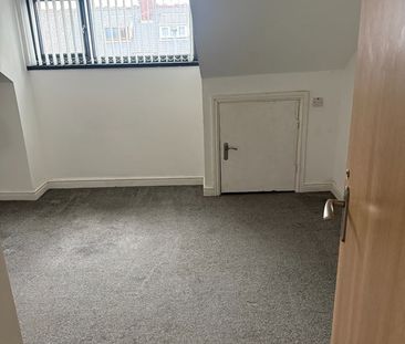 1 Bed Flat, Ayres Road, M16 - Photo 2