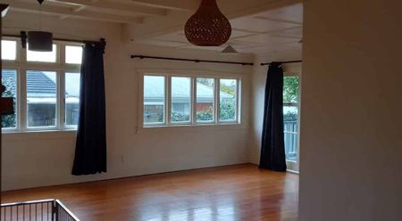 Gorgeous in Glenholme - Photo 3