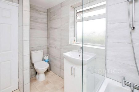 3 bedroom flat to rent - Photo 4