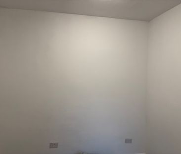 2 Bed Flat, Kimberley Road, E11 - Photo 3