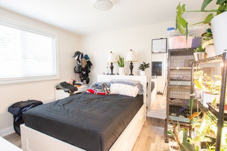 Spacious 3 Bedroom Unit off of Upper Gage!! - Photo 5