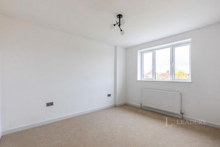 3 bedroom semi-detached house to rent - Photo 4