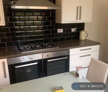 1 bedroom in a house share to rent - Photo 5