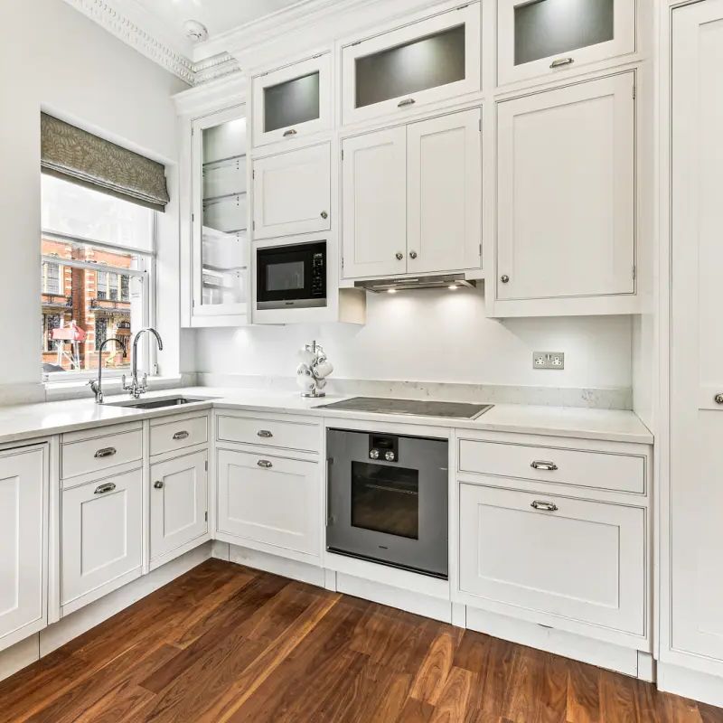 3 bedroom flat in South Kensington - Photo 1