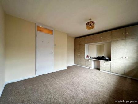 3 bedroom property to rent in London - Photo 3